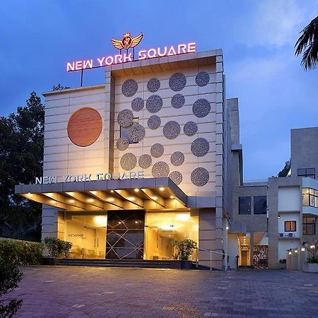 Hotel New York Square Kottayam Exteriör bild
