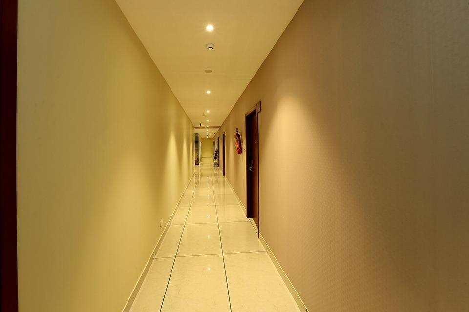 Hotel New York Square Kottayam Exteriör bild